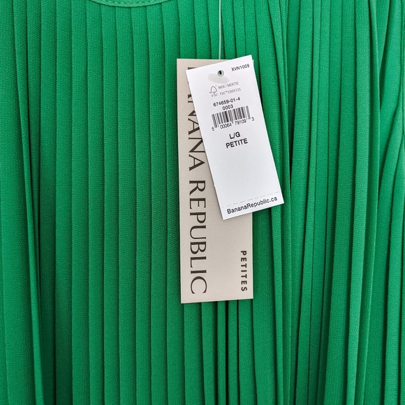 Banana Republic, pleated dress, size large - Picture 3 of 3